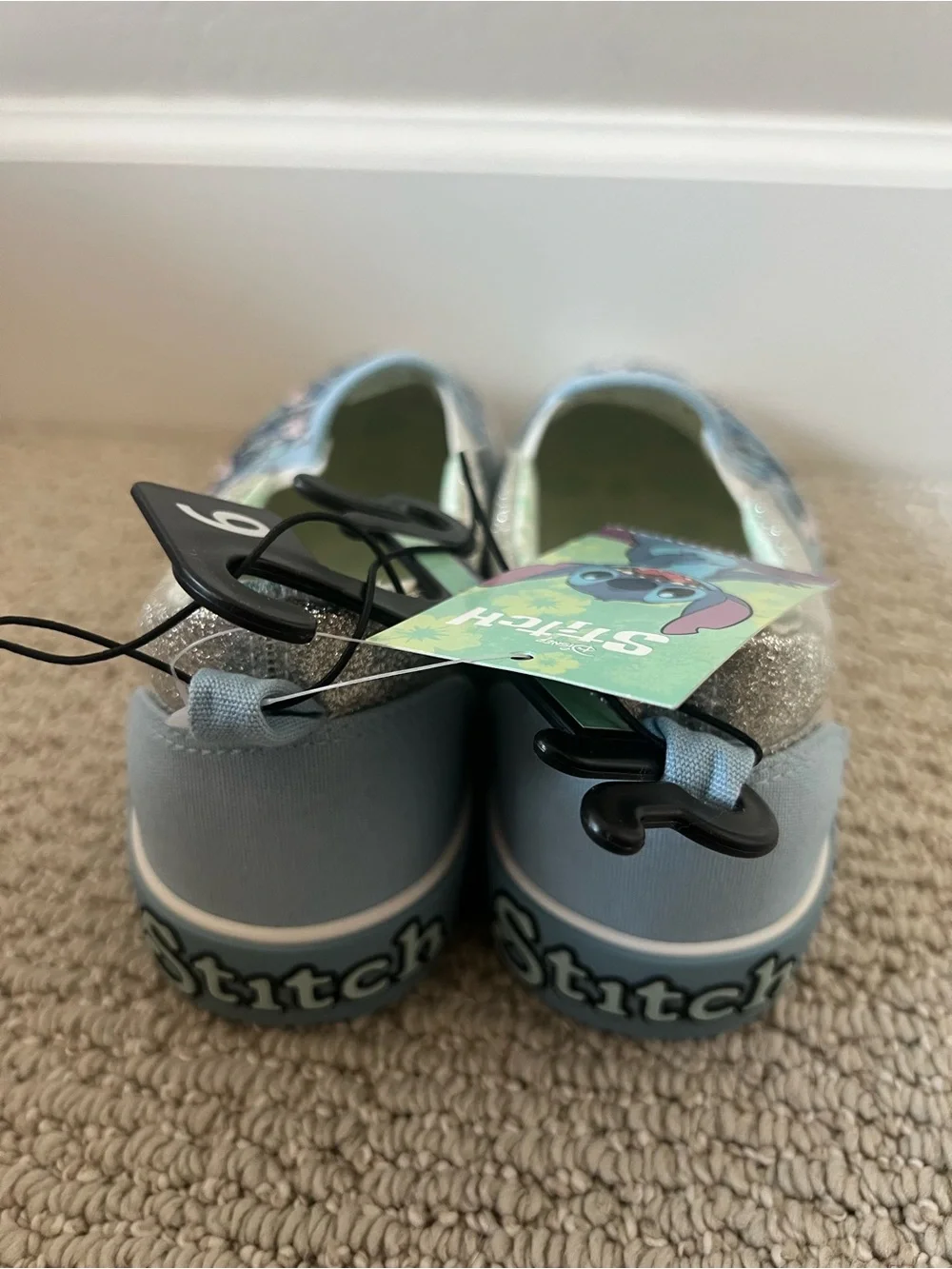 Disney Stitch Girl's Slip-On Twin Gore Sneakers  size6 NWT $15